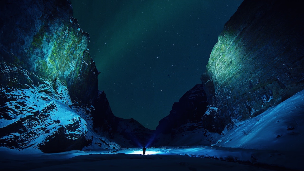 Strolling down the canyon northern lights